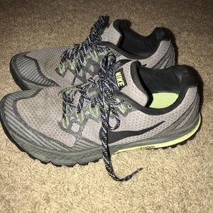 Women’s Nike zoom wild horse 3